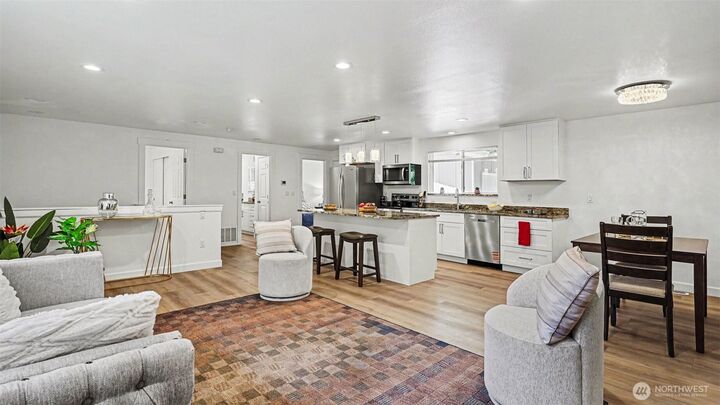 Property Photo: 11040 40th Avenue NE WA 98125