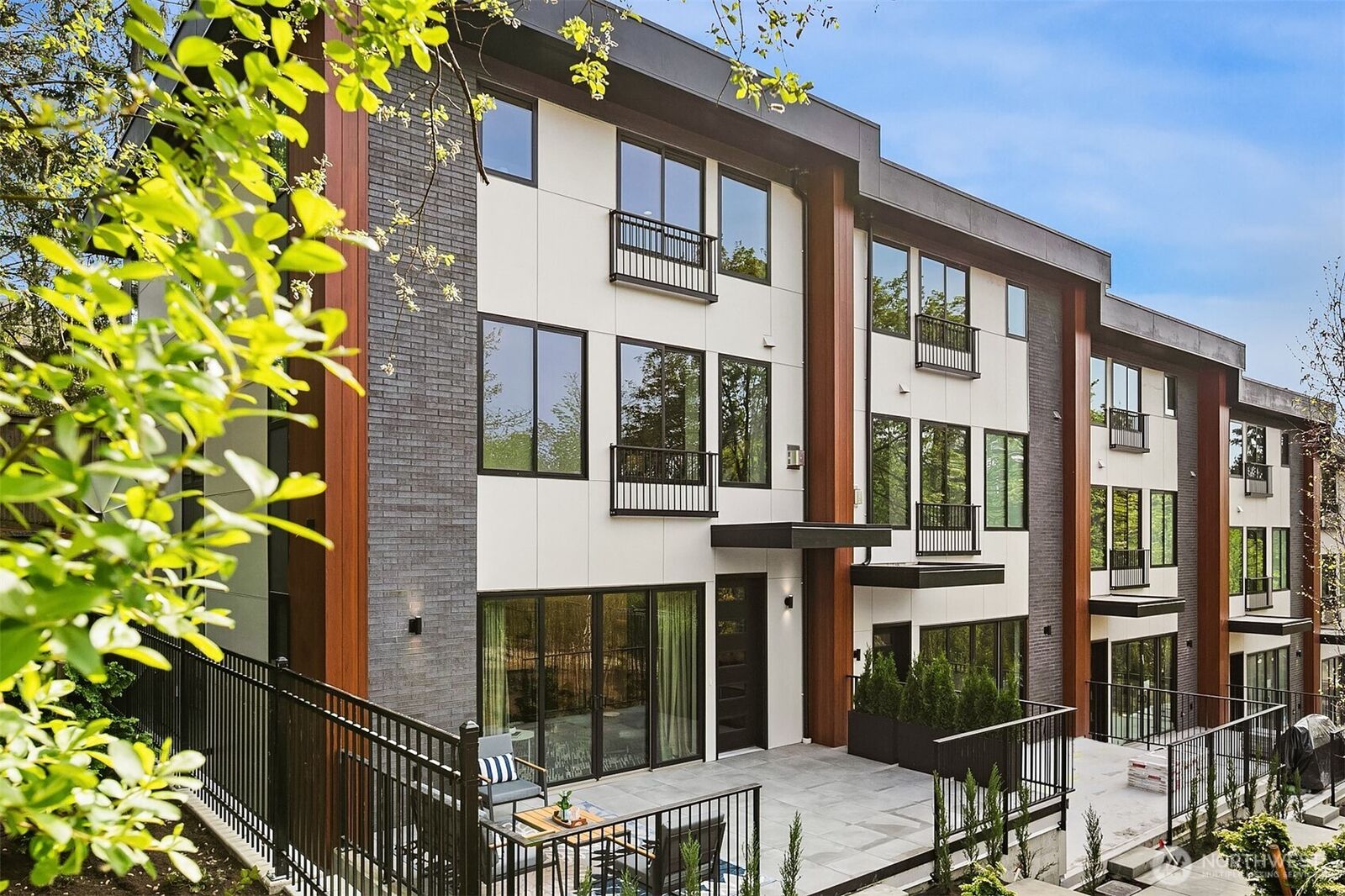 Property Photo:  290  118th Avenue SE  WA 98005 