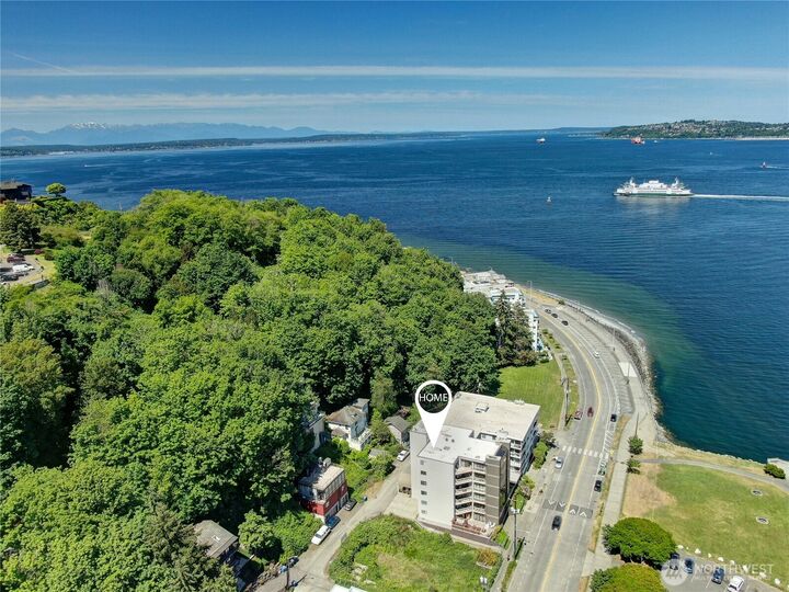 Property Photo: 1111 Harbor Avenue SW 500 WA 98116