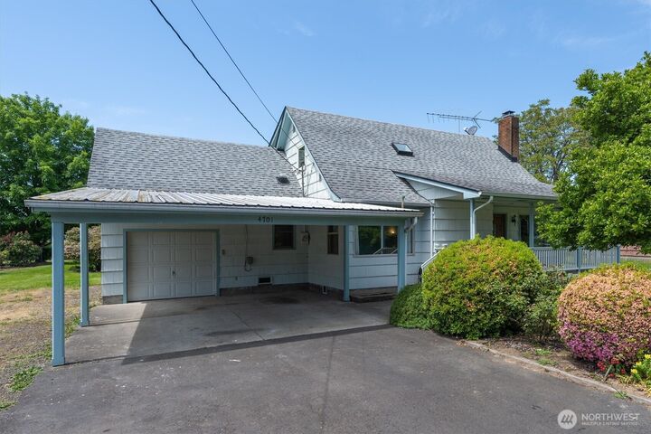 Property Photo:  4701  Pleasant Hill Road  WA 98626 
