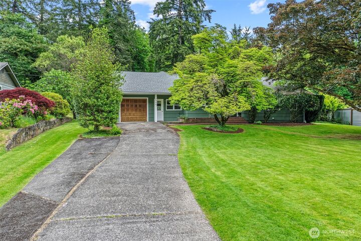 Property Photo:  2944  Madrona Drive  WA 98632 