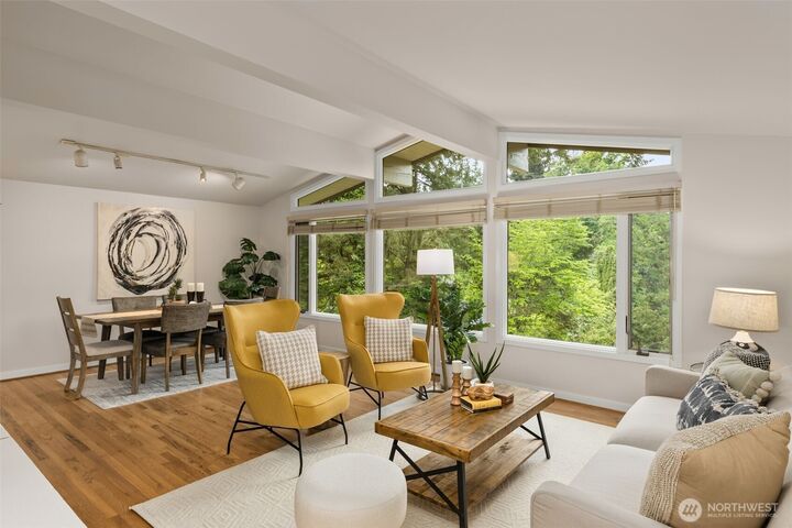 Property Photo:  8805 SE 39th Street  WA 98040 