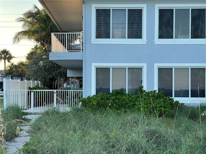 Property Photo:  4564 El Mar Drive 6  FL 33308 