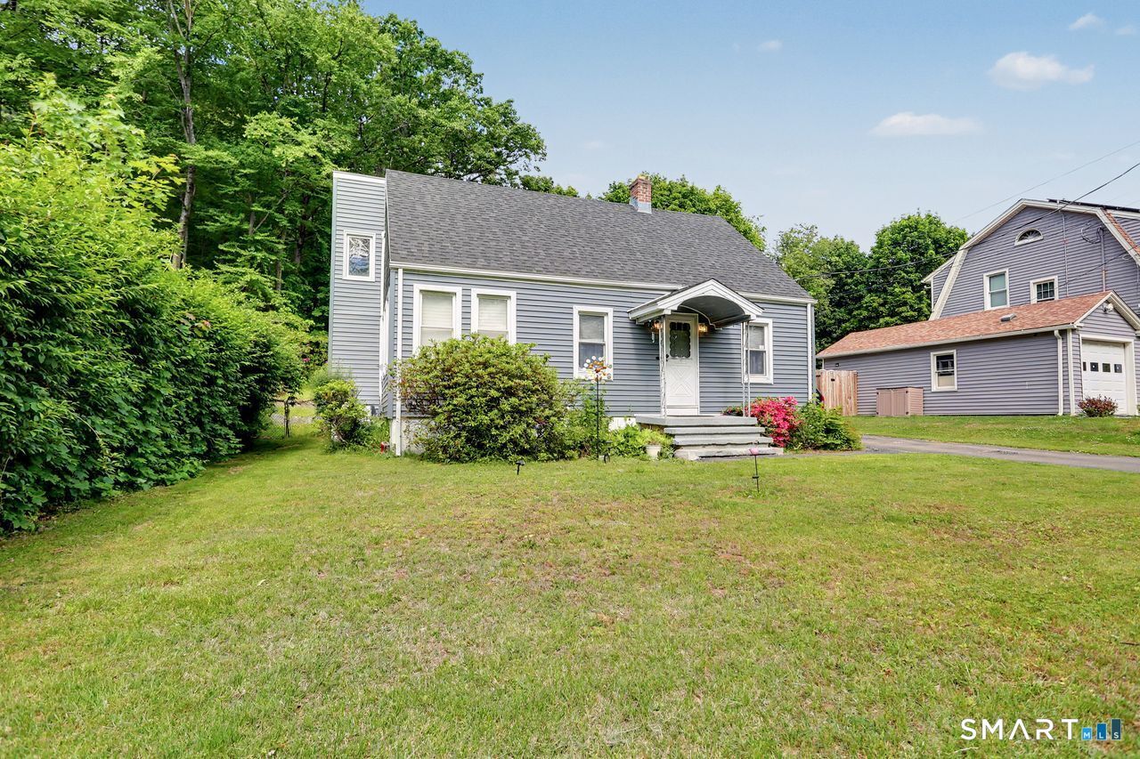 Property Photo:  140 Emmett Avenue  CT 06418 