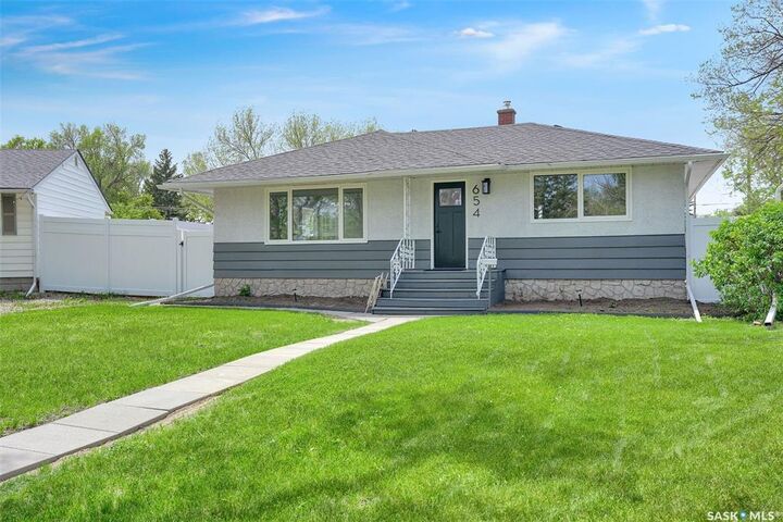 Photo de la propriété: 654 Aberdeen Crescent SK S4T 6A9