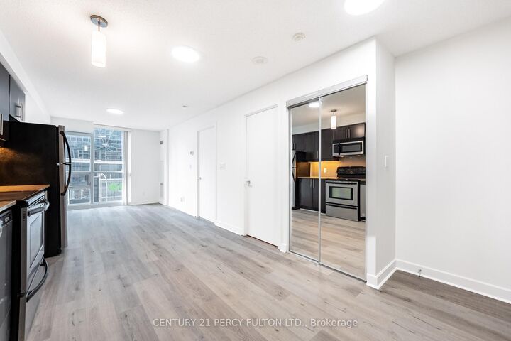 Property Photo:  18 Harbour Street 703  ON M5J 2Z6 