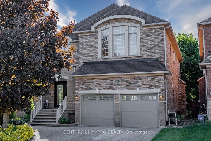 Property Photo:  1109 Kestell Boulevard  ON L6H 7M5 