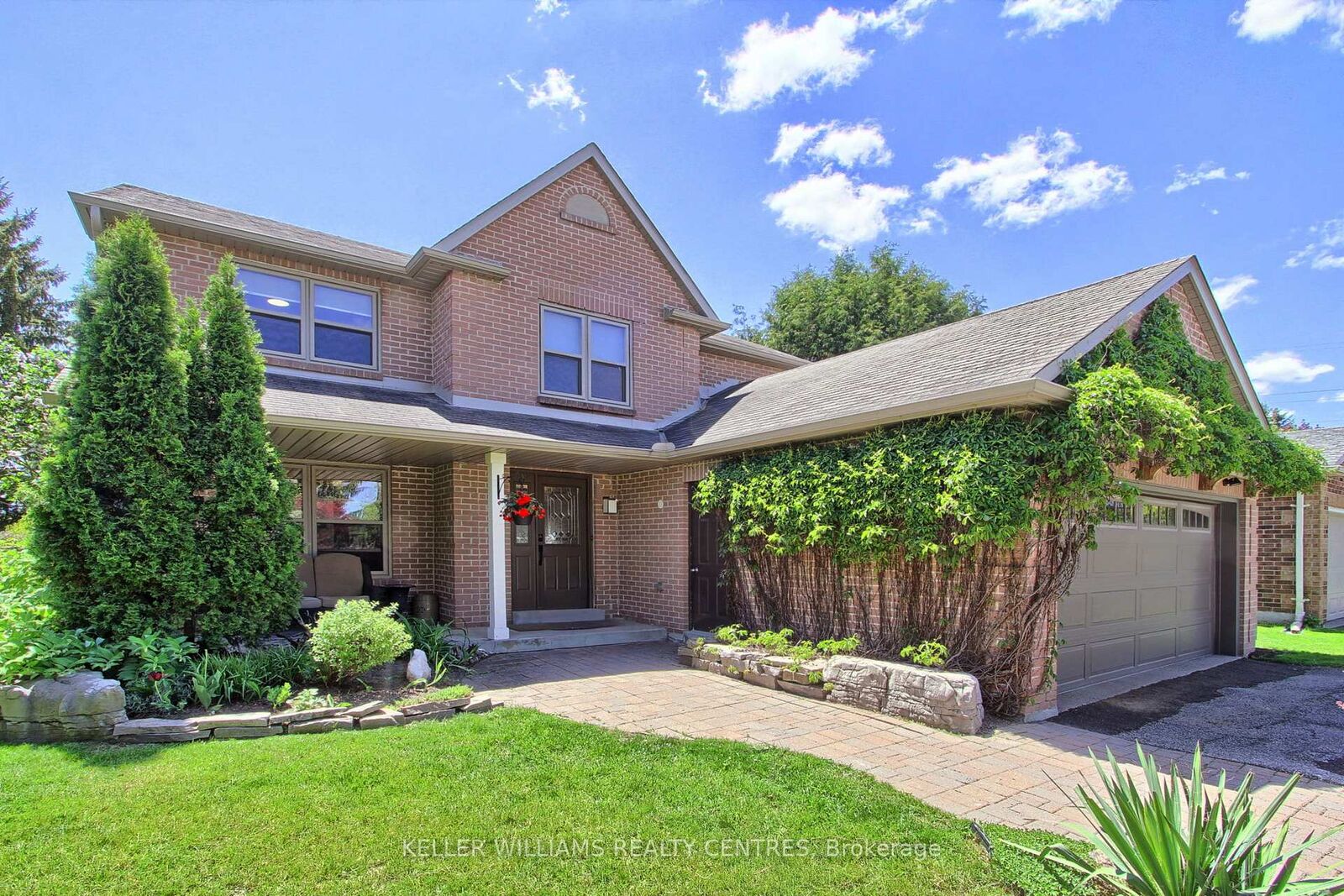 Property Photo: 204 Crossland Gate ON L3X 1A8