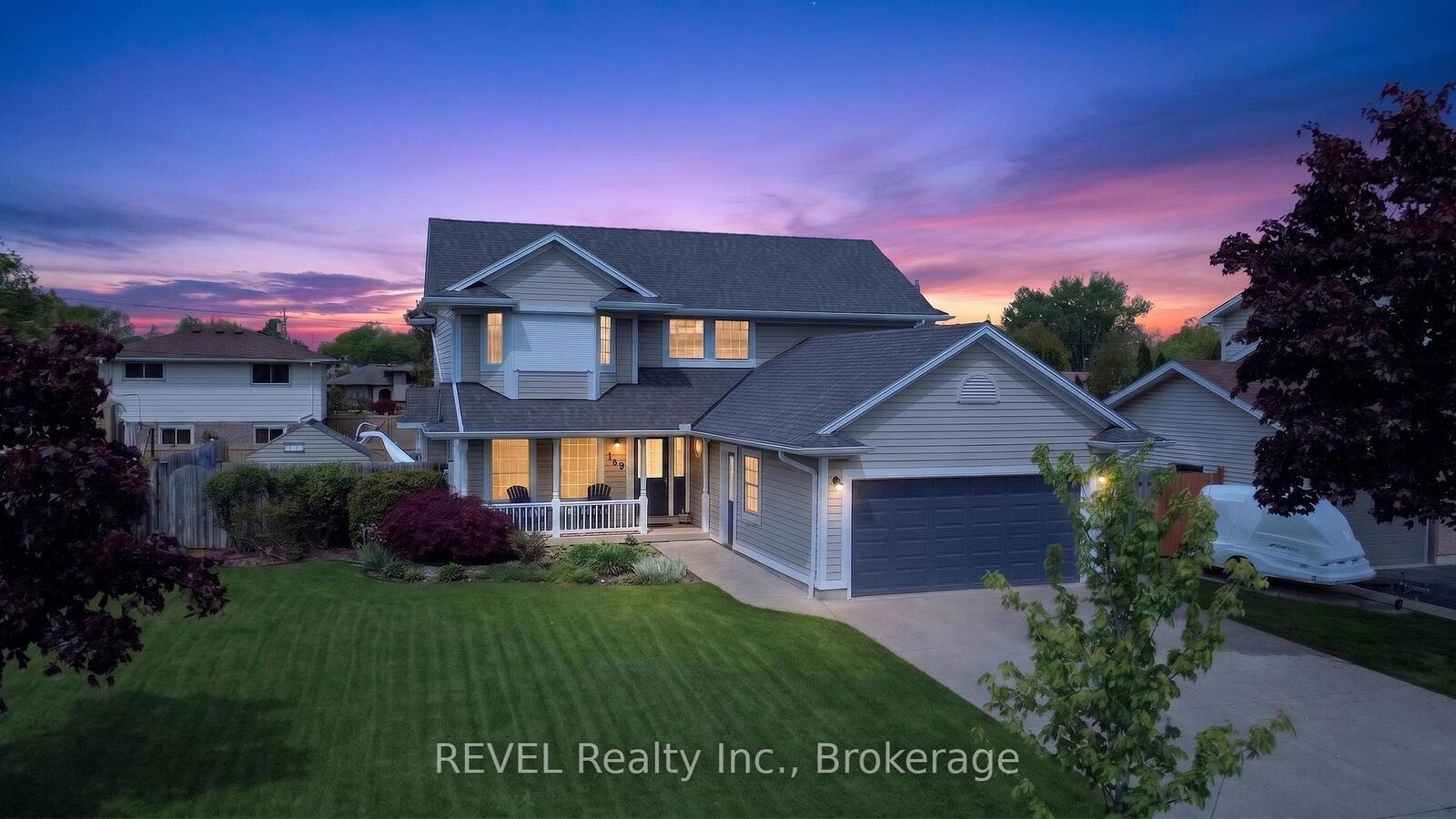 Property Photo: 149 Green Pointe Drive ON L3C 6Y7