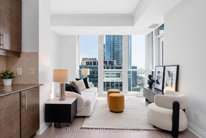 16 Harbour Street 4006 — photo 1