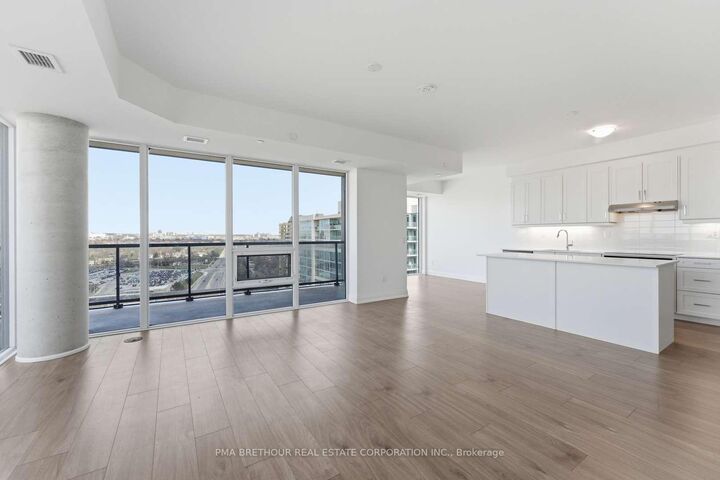 Property Photo: 1035 Southdown Road 1809 ON L5J 0A2