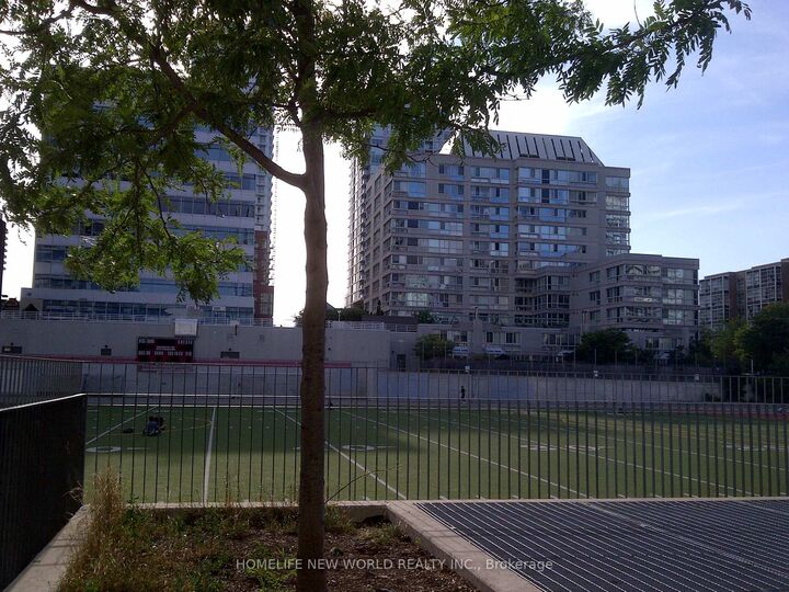 Property Photo: 7 Broadway Avenue Ph-F ON M4P 3C5