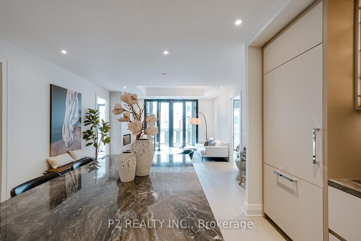 Property Photo: 2 Forest Hill Road 208 ON M4V 2L3