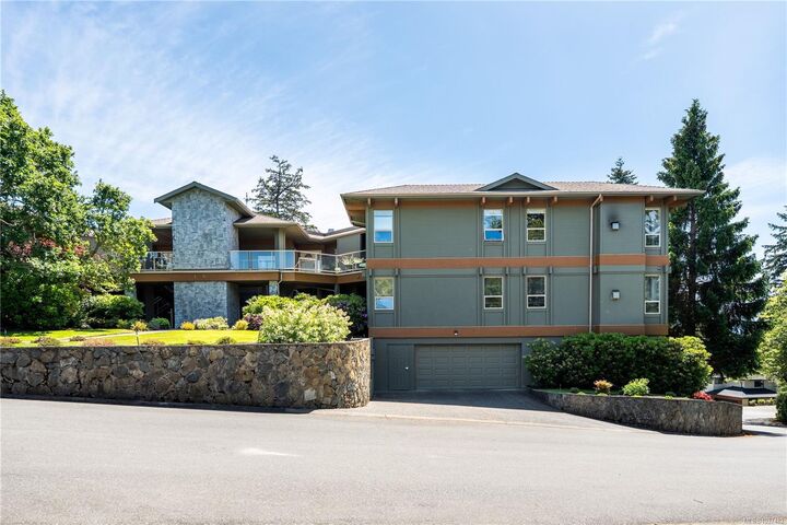 Property Photo:  4305 Maltwood Lane #3  BC V8X 5G9 