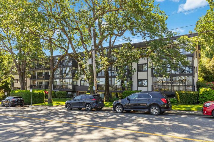 Property Photo: 1665 Oak Bay Ave #203 BC V8R 1B5