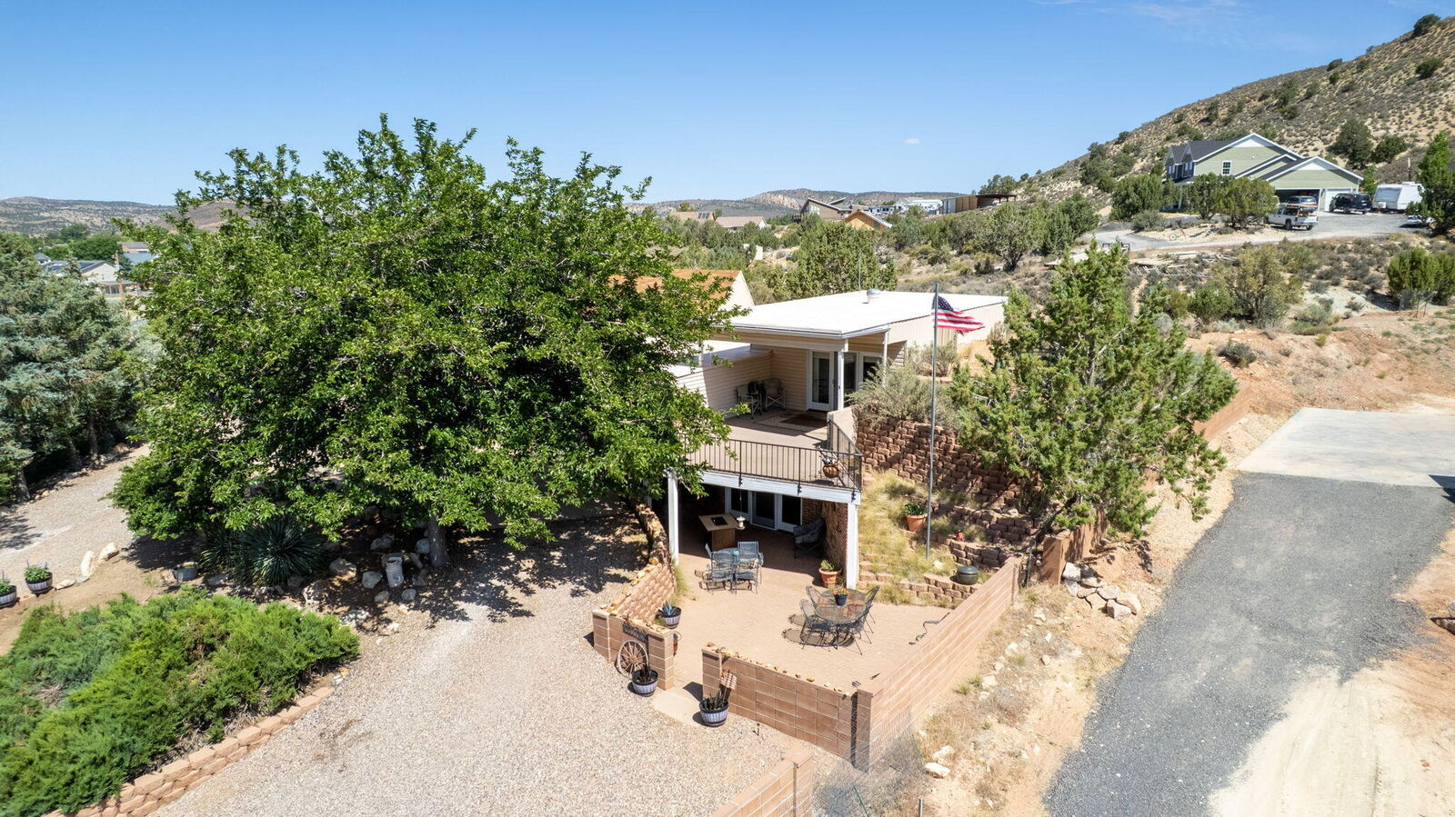 Property Photo:  1122 W Diamond Valley Dr  UT 84770 