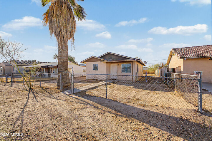 Property Photo: 702 W 12th Street AZ 85122
