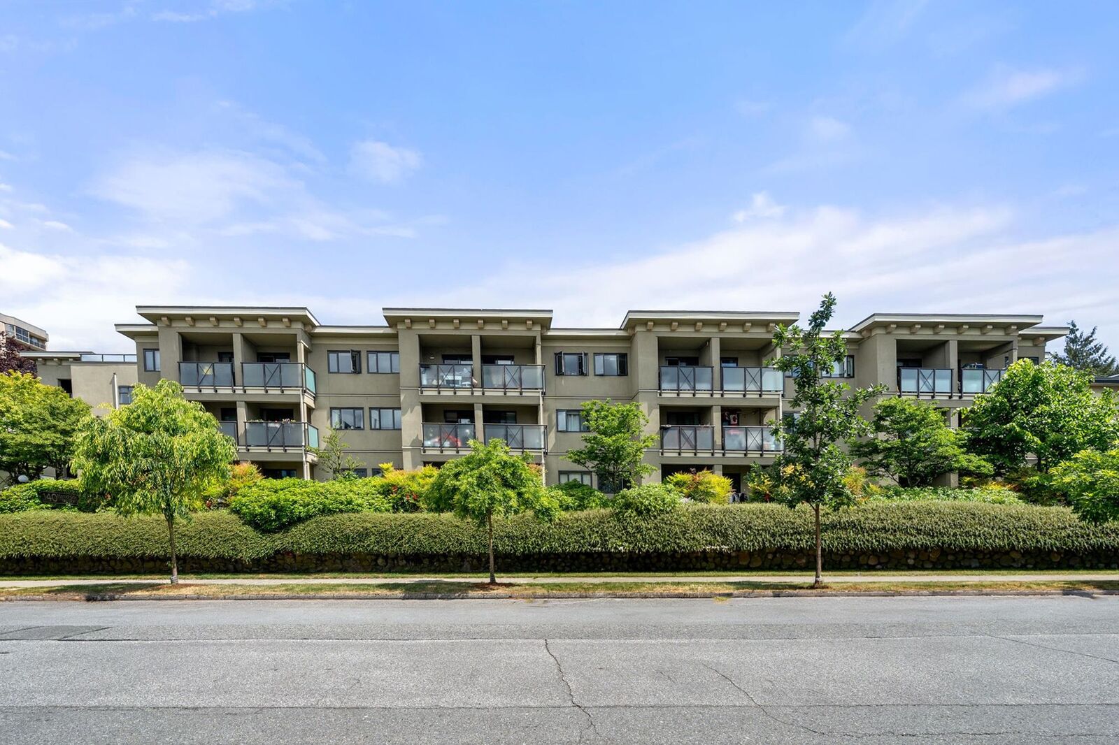 Property Photo:  140 E 4th Street 302  BC V7L 4R1 
