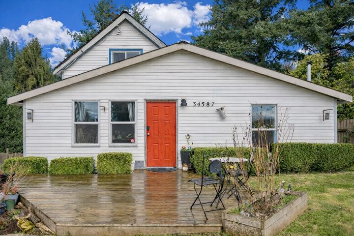 Property Photo: 34587 Ferguson Avenue BC V2V 6P7