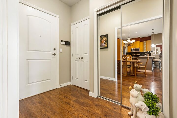 Property Photo:  33485 South Fraser Way 315  BC V2S 8P9 