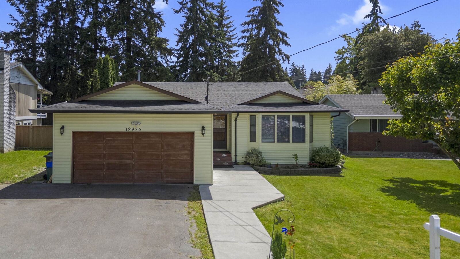 Property Photo: 19976 49 Avenue BC V3A 3R6
