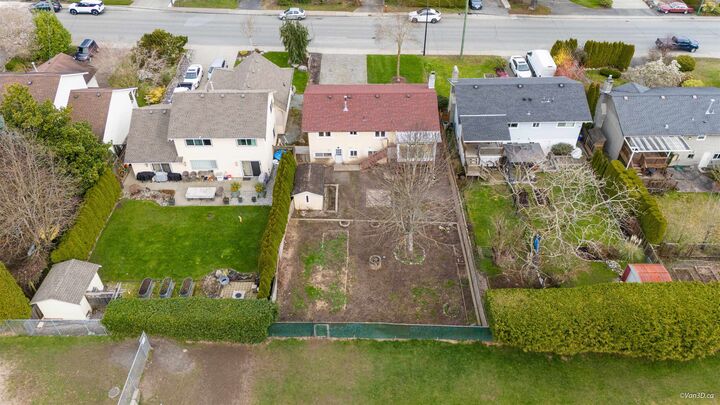 Property Photo: 15894 Thrift Avenue BC V4B 2M8