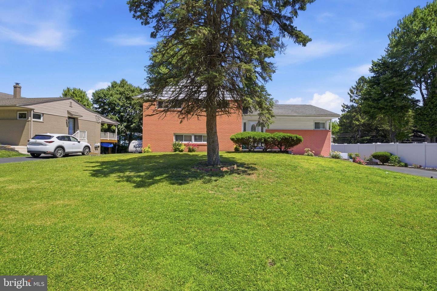 Property Photo:  417 Foster Drive  PA 19064 