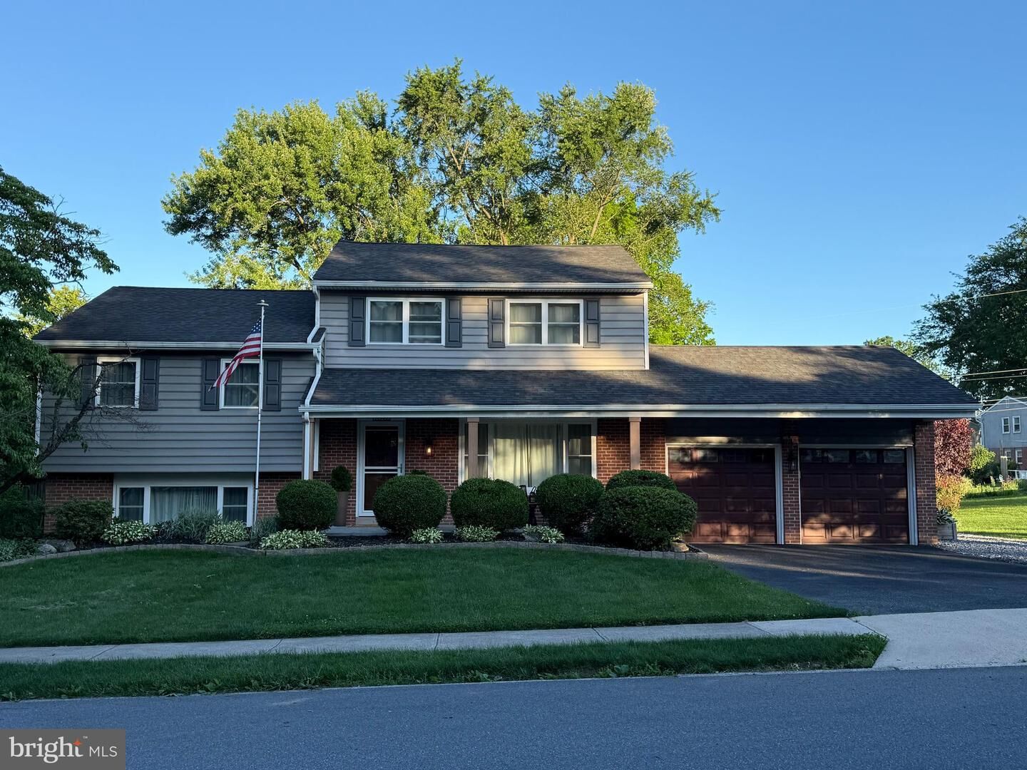 Property Photo:  1842 Longview Drive  PA 17601 