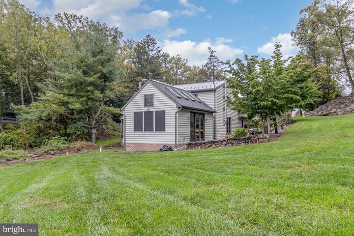 Property Photo:  515 W 28th Division Highway  PA 17543 