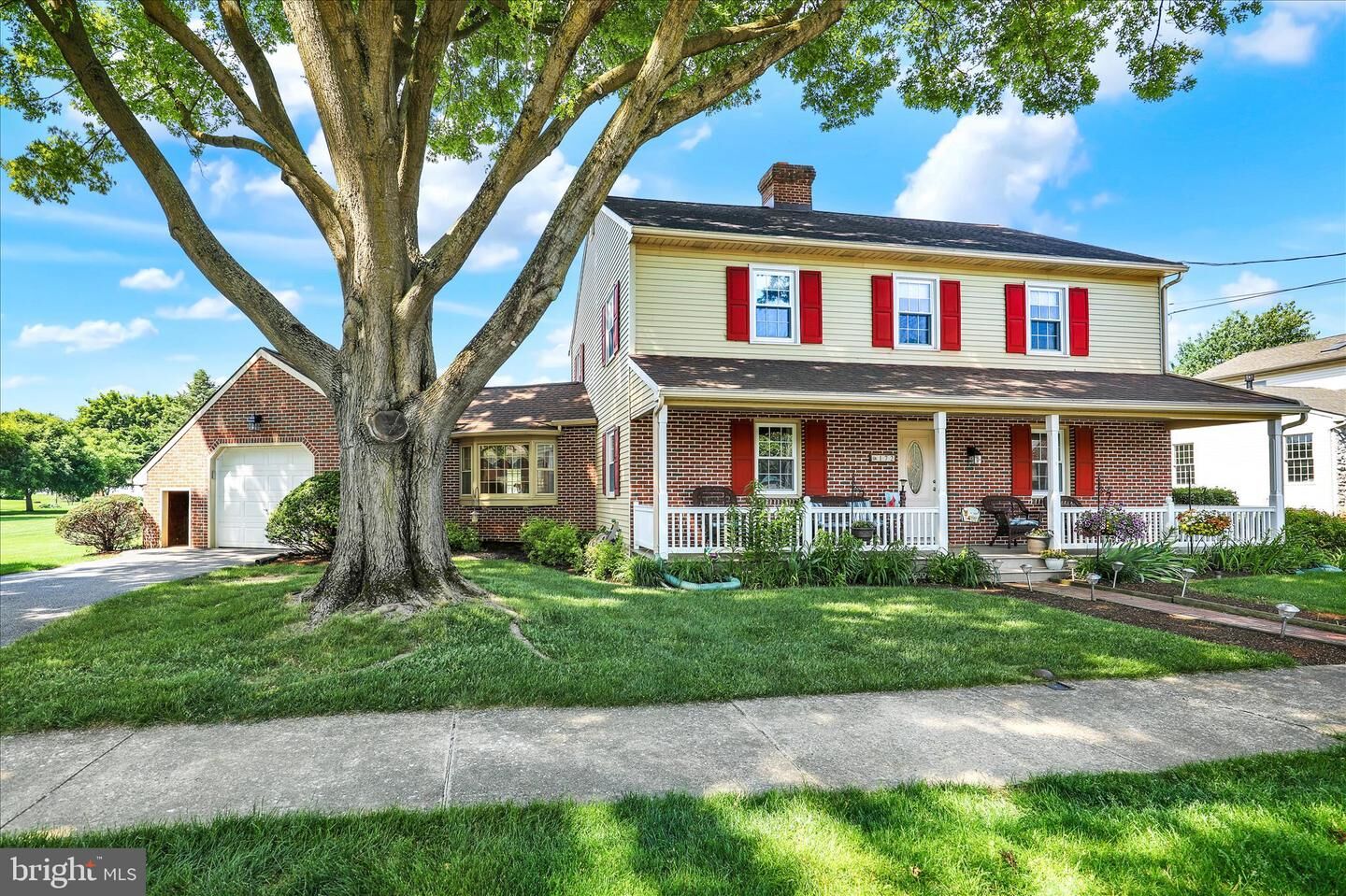 Property Photo:  172 N Linden Street  PA 17545 