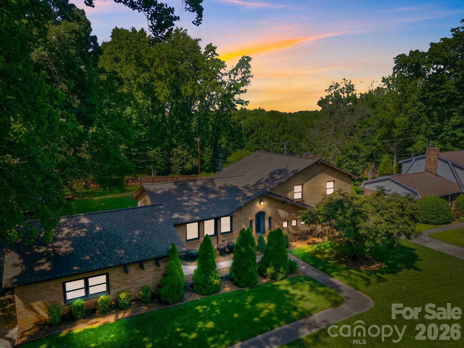 Property Photo: 6621 Fair Lawn Road NC 28215