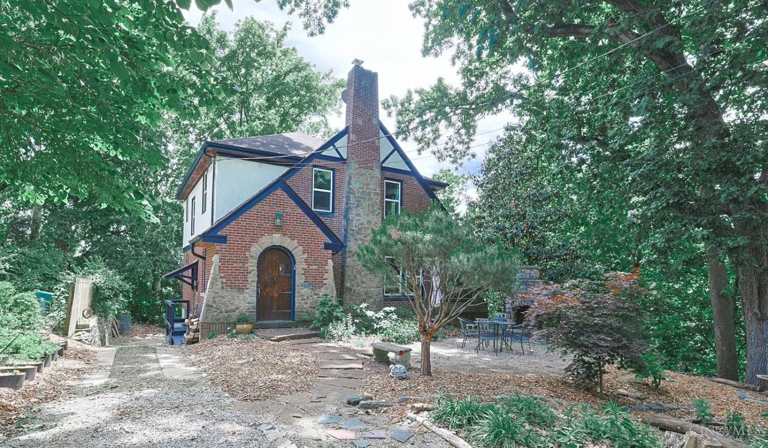 Property Photo: 1649 Robinson Circle OH 45223