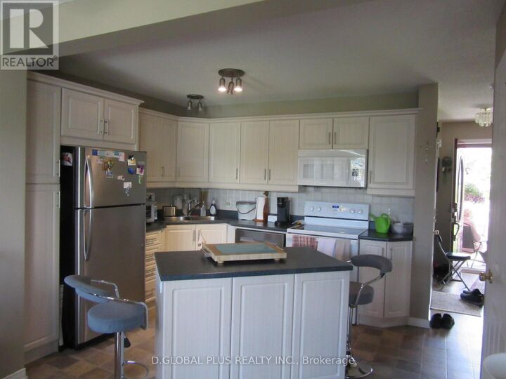 Property Photo: 121 Hemlock Crescent North ON K6H 7L7