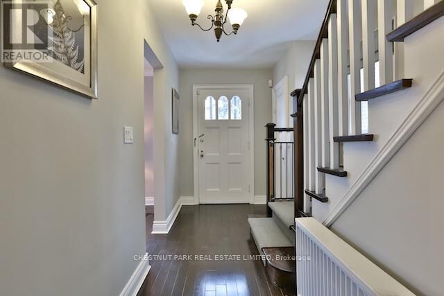 Property Photo:  54 Brookview Drive  ON M6A 2K2 