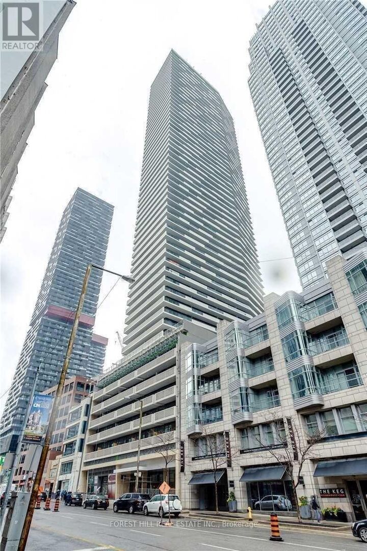 Property Photo:  2221 Yonge Street 5305  ON M4S 2B4 