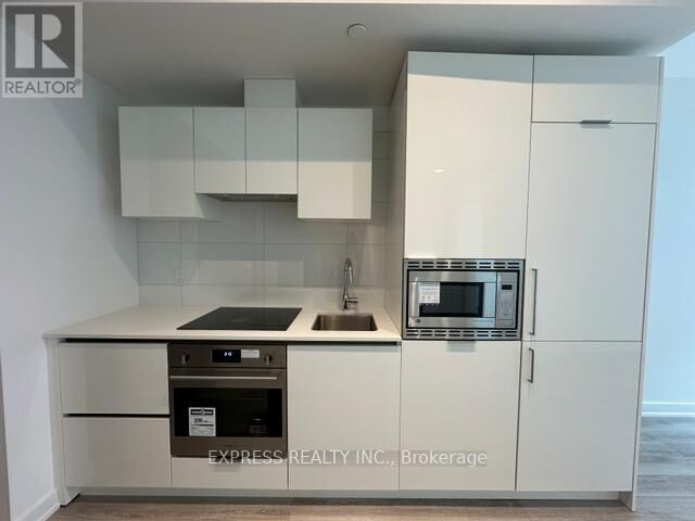 Property Photo: 121 St Patrick Street 1218 ON M5T 3C1