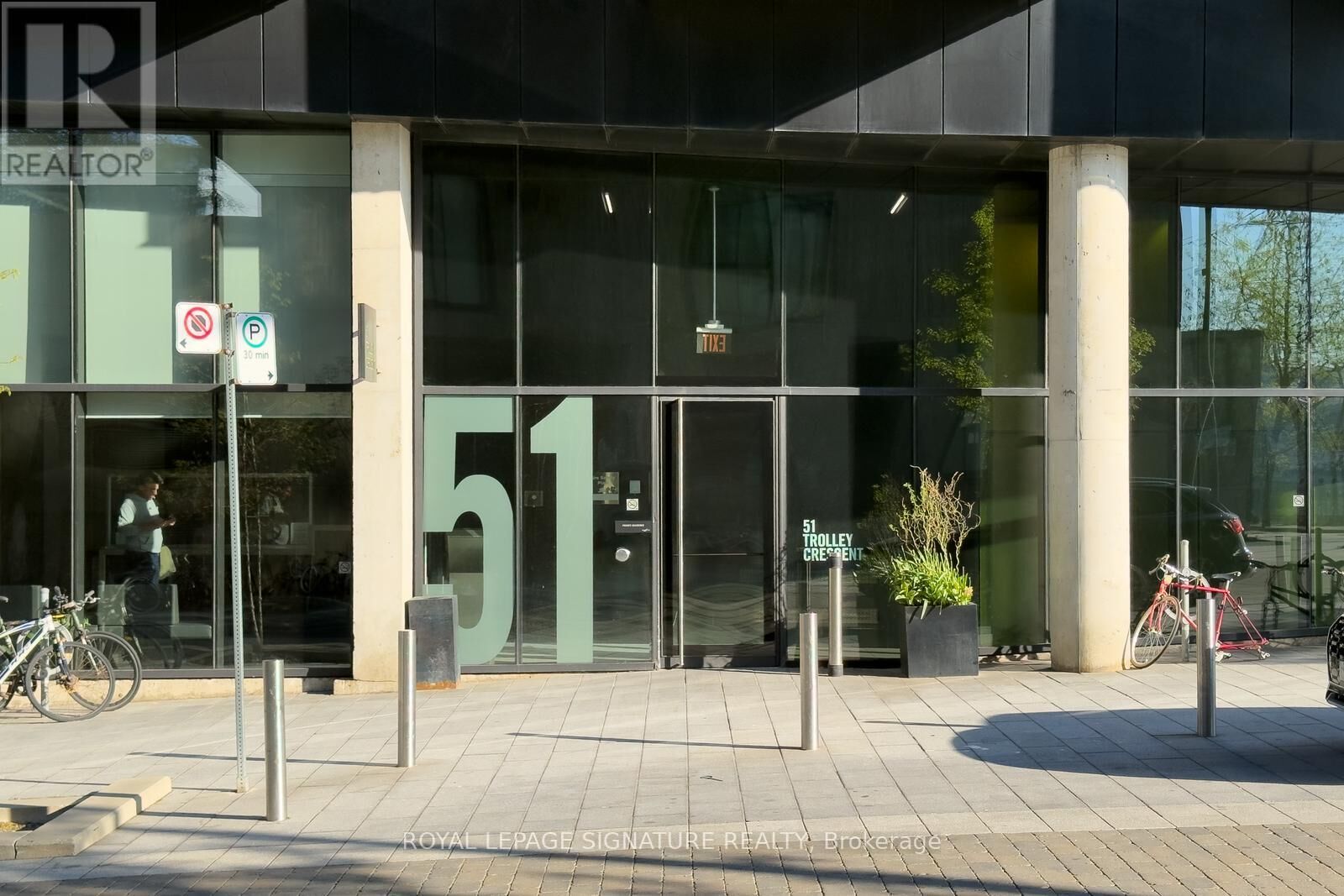 Property Photo: 51 Trolley Crescent 506 ON M5A 0E9