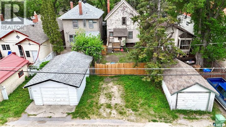 Property Photo:  3312 Victoria Avenue  SK S4T 1L6 