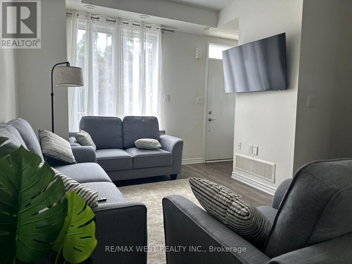 Property Photo: 25 Heron Park Place 3 ON M1E 0B8