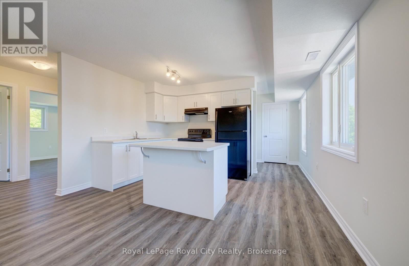 Property Photo:  465 Garafraxa Street West 7  ON N1M 0L6 