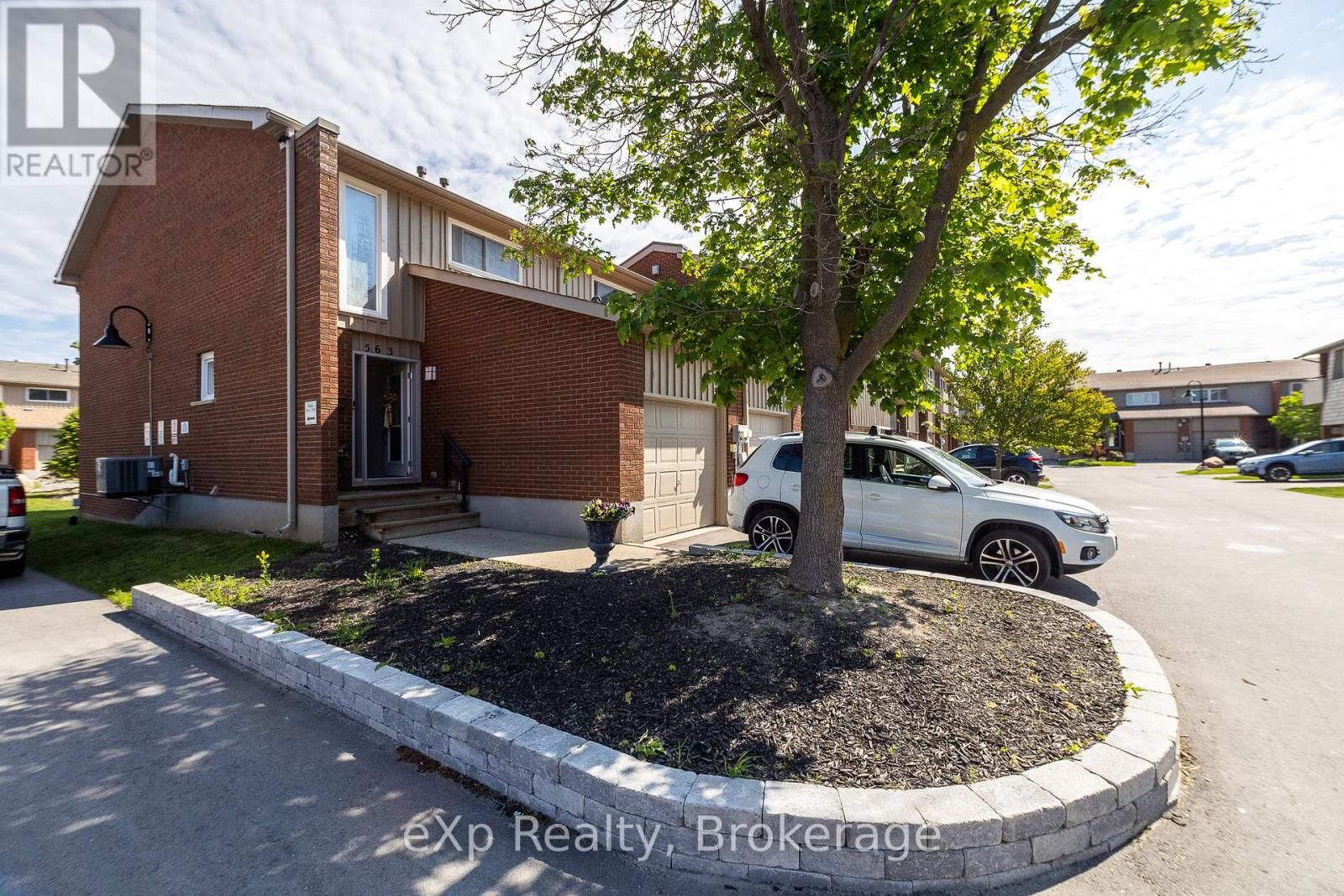 Property Photo:  563 Tenth Street 12  ON L9Y 4K6 