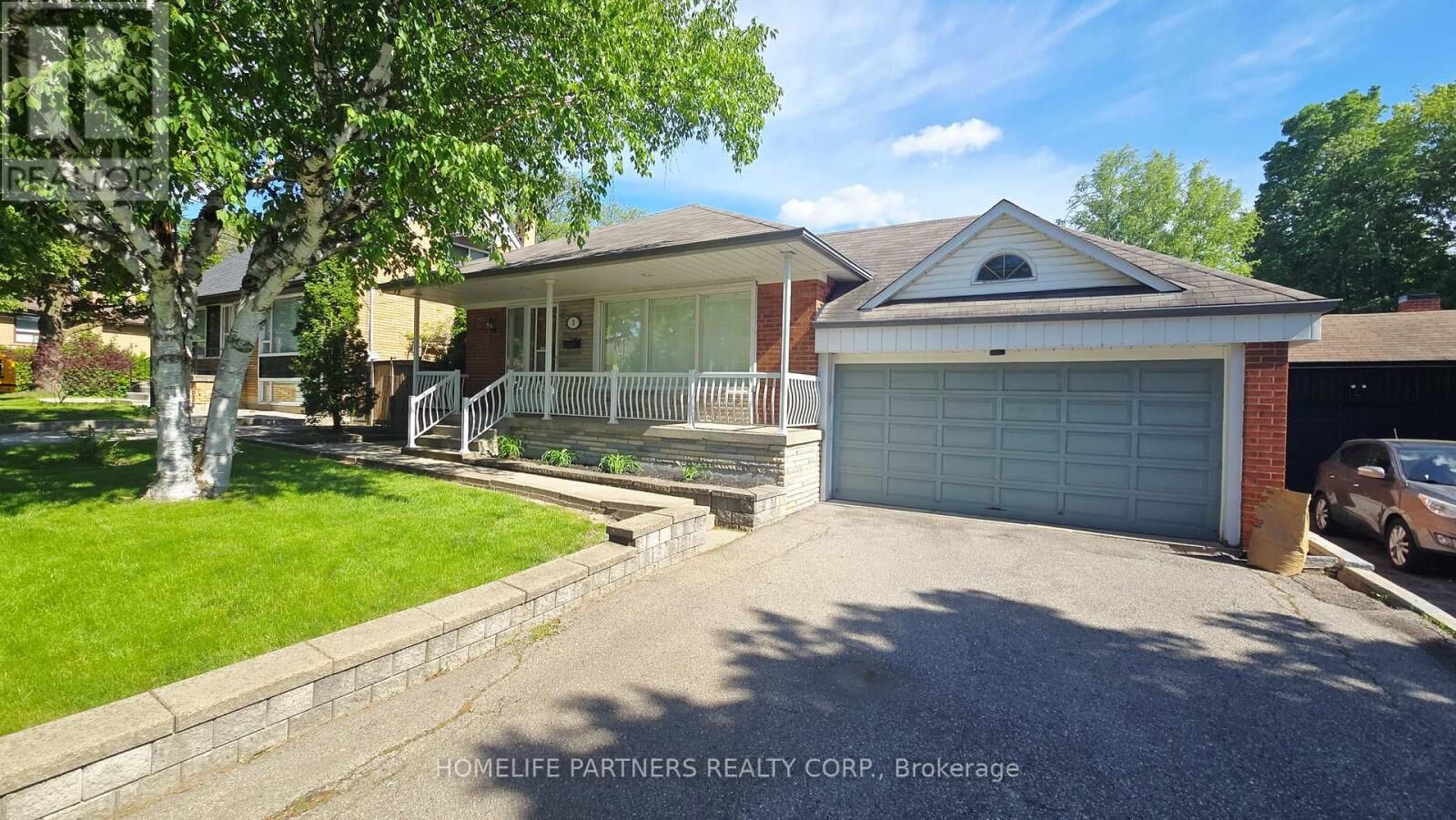 Property Photo: 3 Ridge Point Crescent ON M6M 2Z7