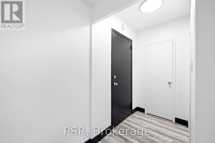 Property Photo: 600 Eglinton Avenue West 609 ON M5N 1C1