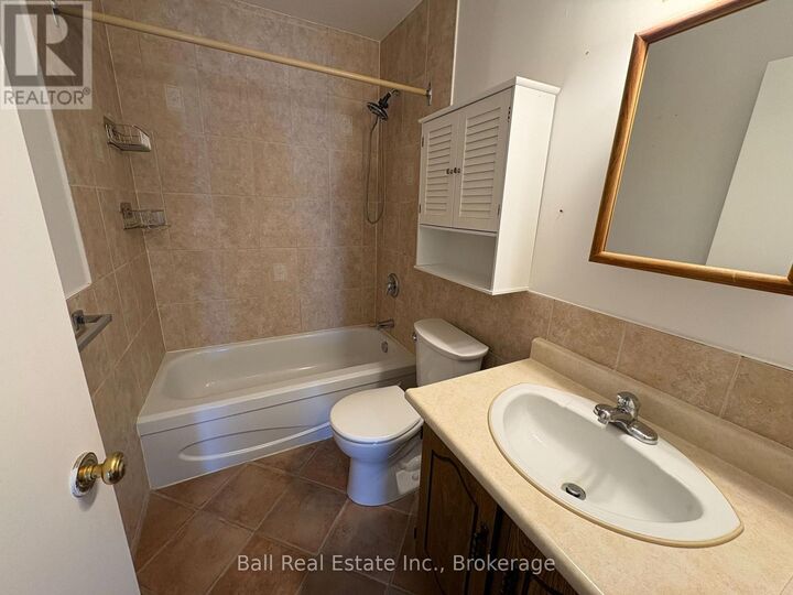 Property Photo: 44 Anne Street 5 ON K0M 1A0
