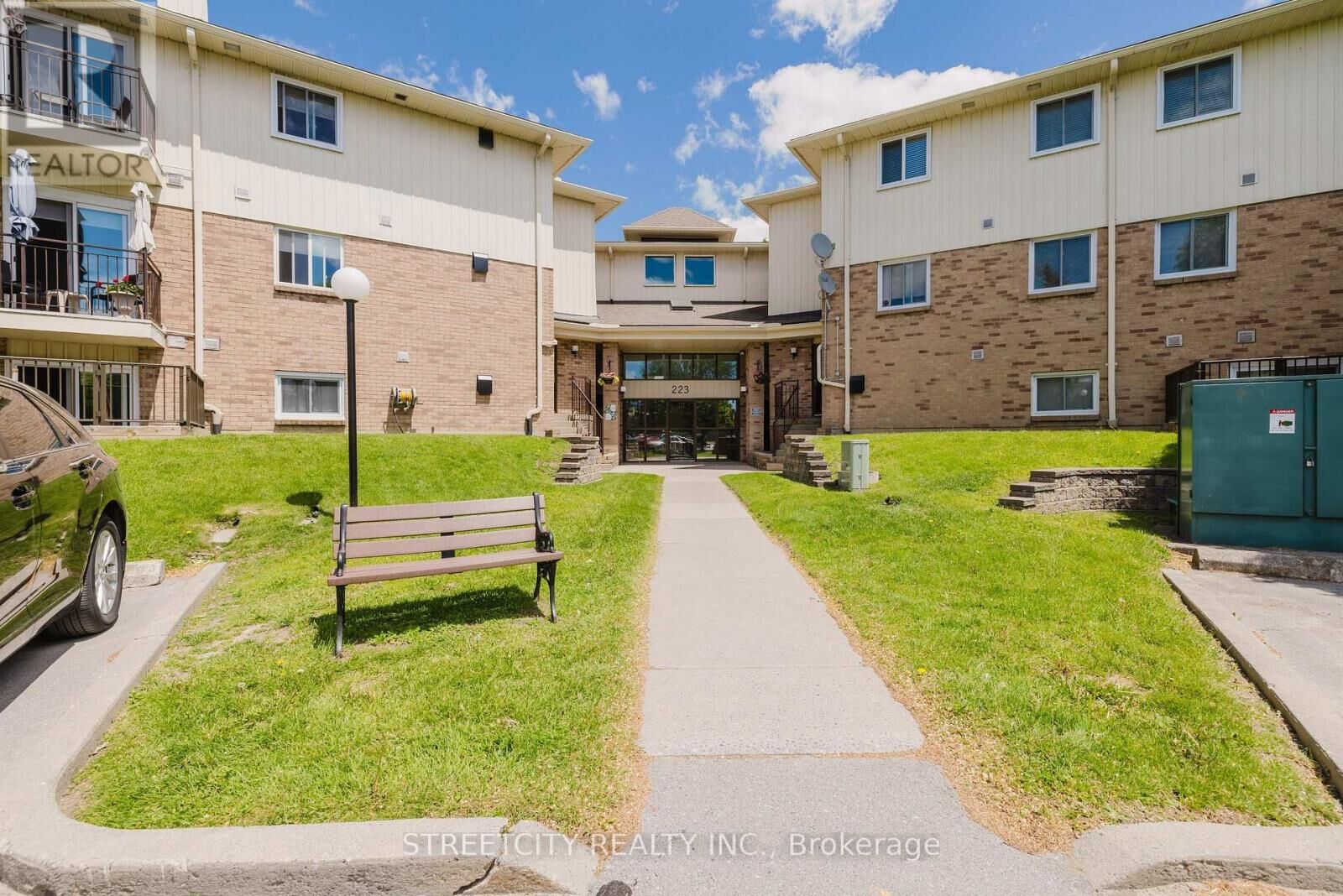 Property Photo:  223 North Park Street 311C  ON K8P 5A7 