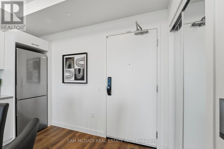 Property Photo:  461 Green Road 1012  ON L8E 5B4 