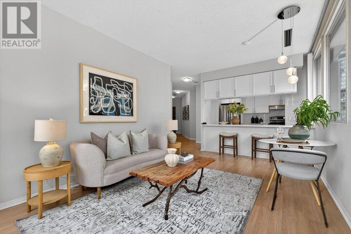 Property Photo:  555 Yonge Street 707  ON M4Y 3A6 