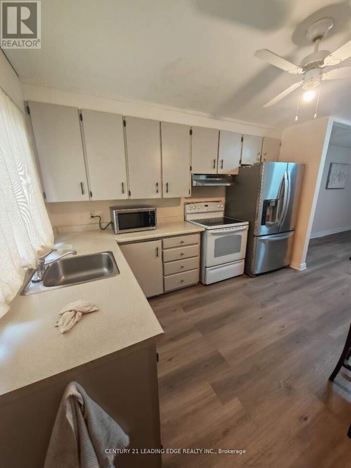 Property Photo: 364 Wilson Road South 2nd Floor ON L1H 6C7