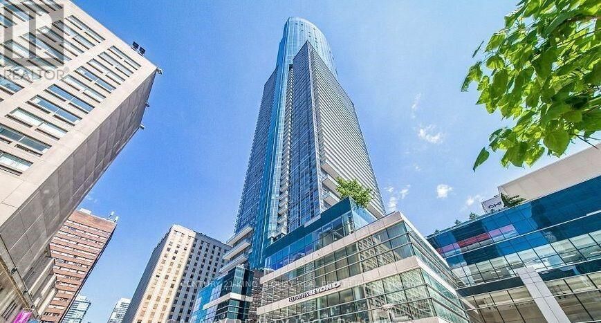 Property Photo: 386 Yonge Street 5610 ON M5B 0A5