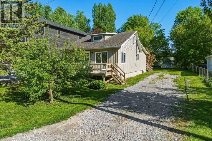 Property Photo:  217 Bayview Avenue  ON L4P 2T3 